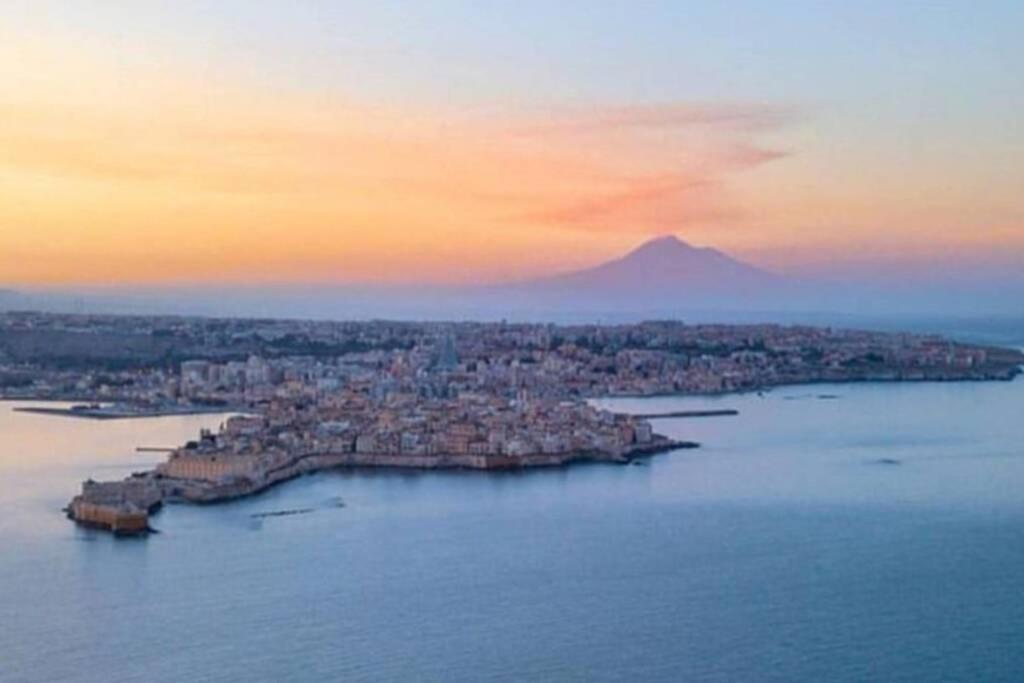 Sea-View Terrace & Bikes Moon Ortigia Holiday Home Syracuse Luaran gambar